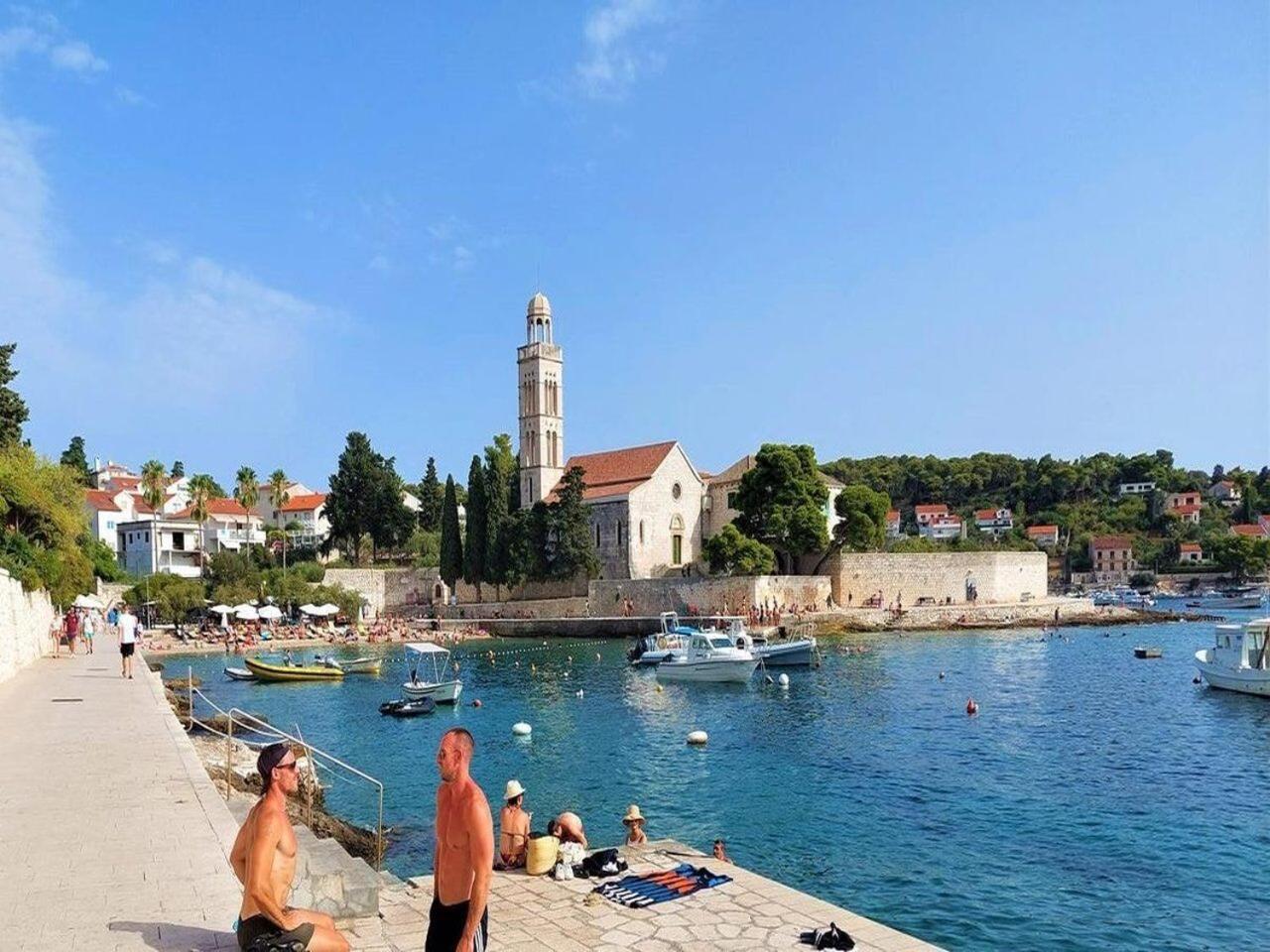 Apartment Eta Hvar Town Bagian luar foto
